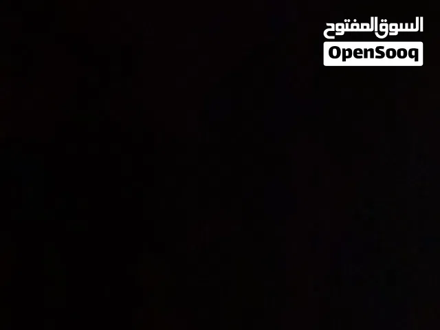 منشار حجر و جلاية رخام للضمان او الايجار على مساحة واسعة