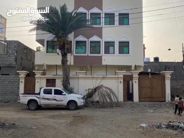 فلة للبيع بسعر منااسب