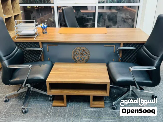بيع أثاث مكتب راقي – شبه جديد