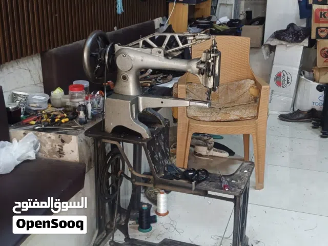 ماكينات خياطة وصيانة للأحذية
