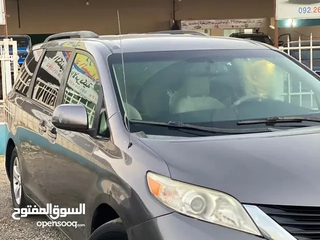 Used Toyota Sienna in Zawiya