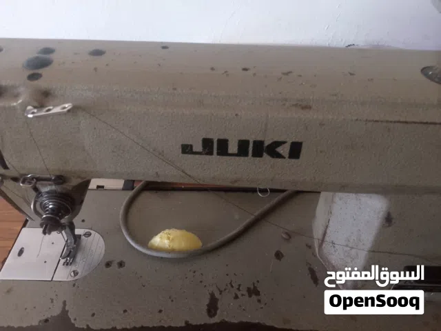 ماكينه خياطه شغاله 100% مطلوب فيها 80 دينار