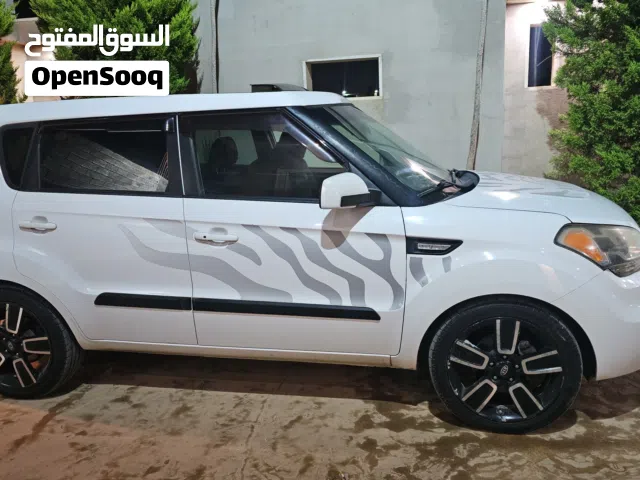 2011 كيا سول Standard