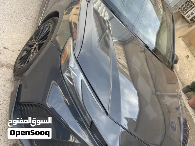 2025 تويوتا كامري SE