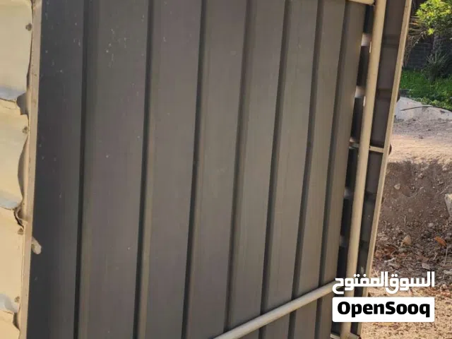 مظله قياس 2x2 مستخدمه بحالة جيدة وجاهزه للتركيب