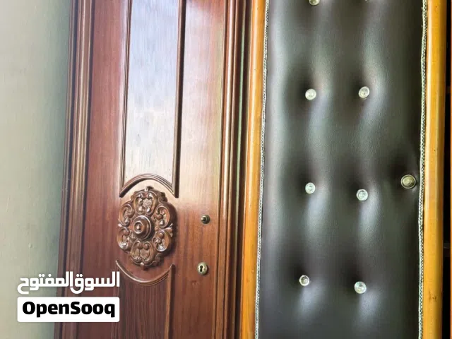 خزانة ملابس خشب زان و خشب سويدي بحالة الوكاله 100دينار