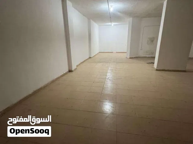 مخزن للإيجار بمساحه 140 متر