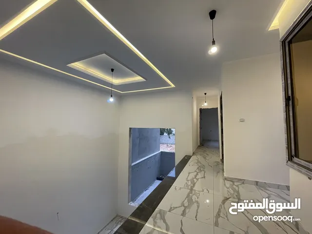 360 m2 5 Bedrooms Villa for Sale in Tripoli Ain Zara