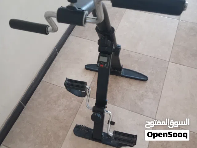 جهاز تمارين اليدين والرجول