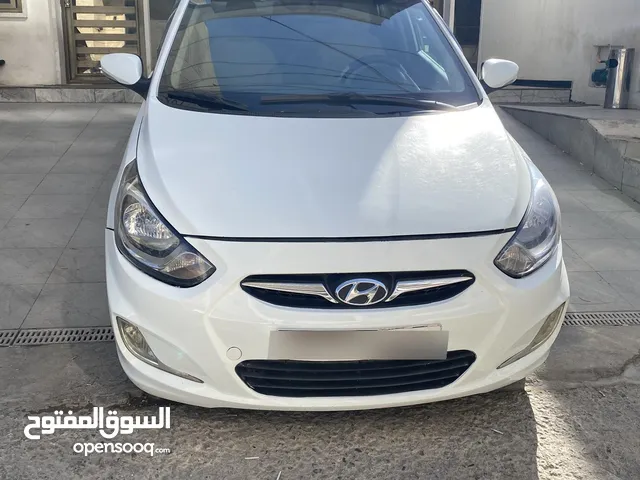 اكسنت 2012 للبيع س