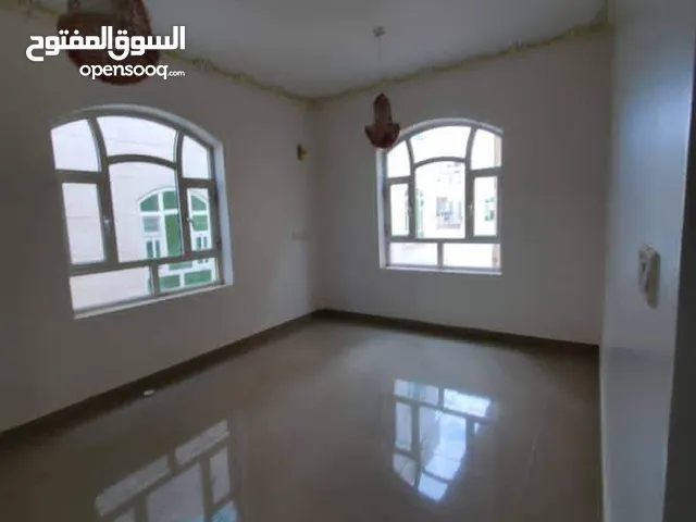 700 m2 3 Bedrooms Apartments for Rent in Sana'a Bayt Baws