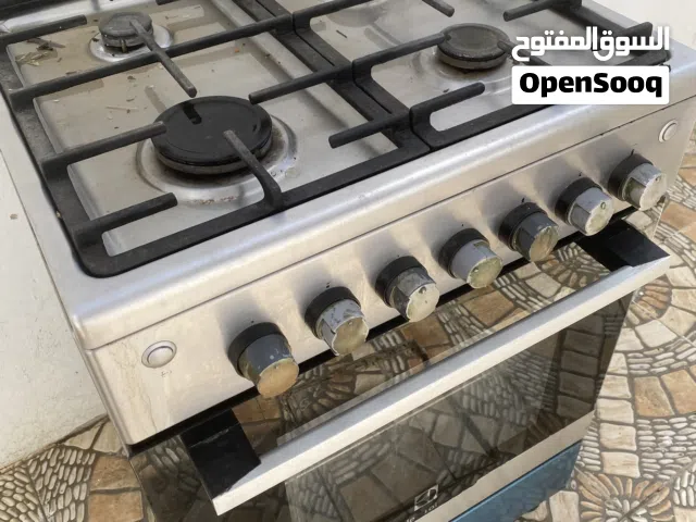 فرن وطباخه ايطالي براند الكترولكس مستعمل 4 شعلات  Electrolex oven and stove. 4 burners