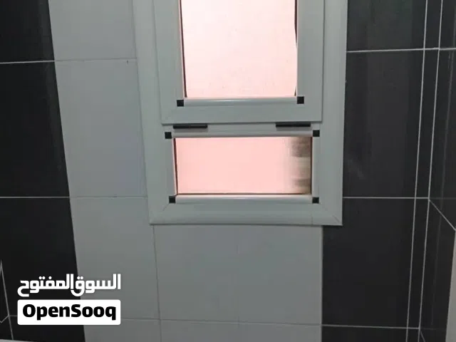 شقه للبيع في ارض الشريف بمساحة 240م