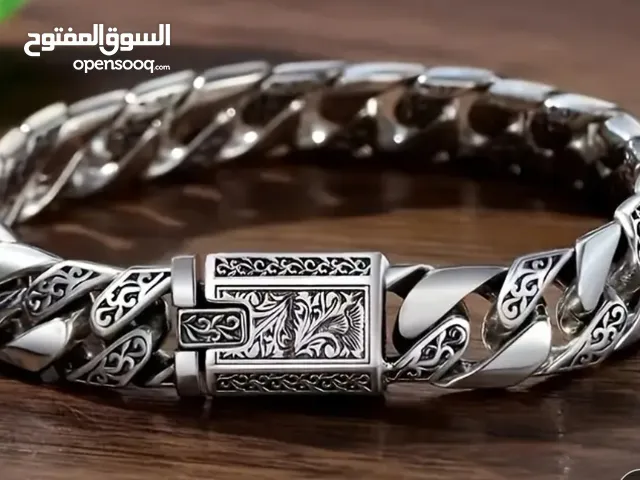Mens Bracelet awesome looks silver colour