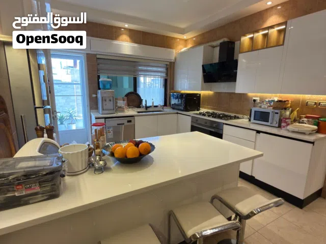 175 m2 3 Bedrooms Apartments for Sale in Amman Al Gardens