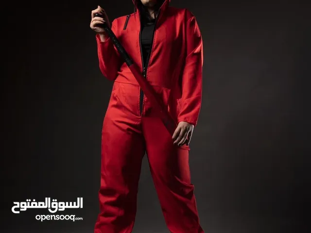 ملابس لا كاسا مع قناع