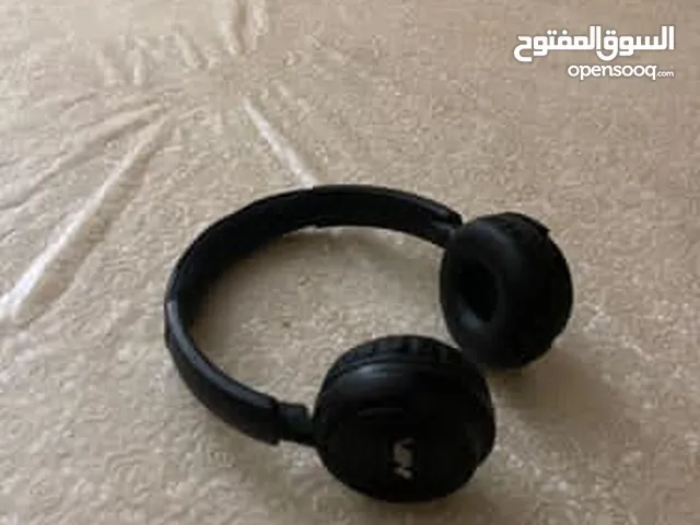 للبيع سماعات رأس لاسلكية بلون اسود مريحة وخفيفة الوزن الحالة : مستخدمة بحالة جيدة جدا