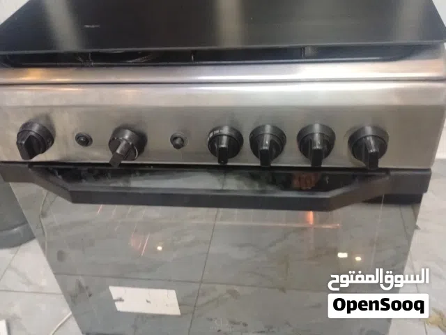انديست ايطالي بحالة ممتازه إشعال ذاتي اضاءة باب محكم صاج وشبك وسيخ شواية للدجاج