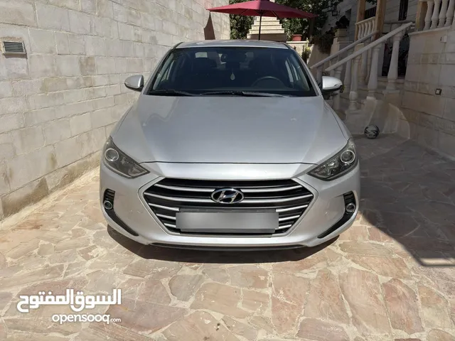 هيونداي أفانتي 2017 ad لون فضي وارد كوري استعمال سيدة فحص 4 جيد للبيع