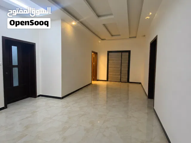 140 m2 4 Bedrooms Townhouse for Sale in Tripoli Wadi Al-Rabi