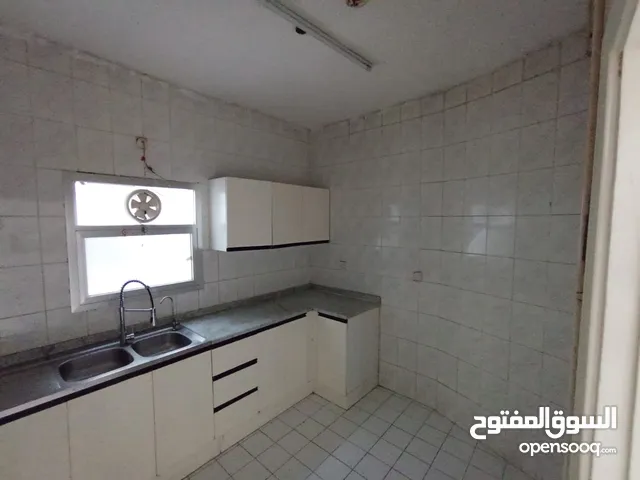 100 m2 2 Bedrooms Apartments for Rent in Sharjah Al Majaz