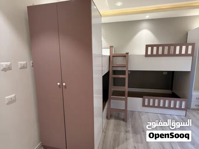 للبيع: غرفة أطفال مودرن بتصميم ذكي واستغلال مثالي للمساحات