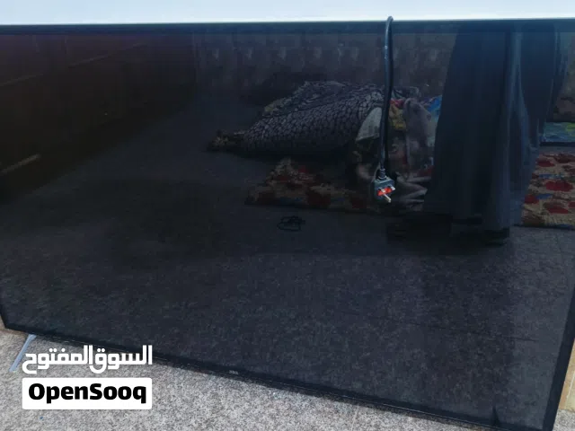 شاشة حجم 80 بوصة عاطل بيه الكارت جبته من الكويت 3 ملاين بدلت كارت قبل سنه وعطل
