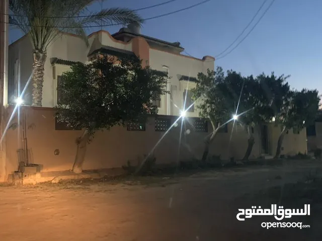 600 m2 4 Bedrooms Townhouse for Rent in Tripoli Souq Al-Juma'a