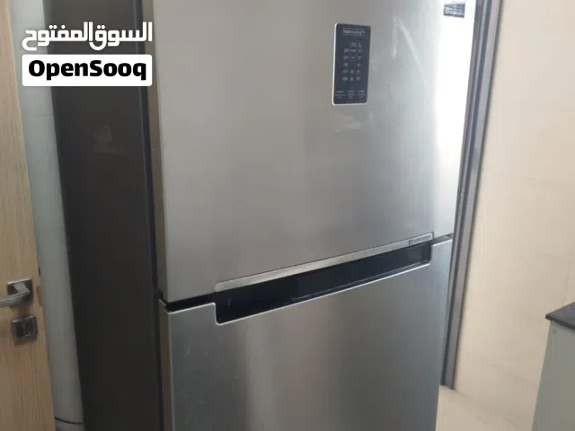 ثلاجة سامسونج شبه جديدة استعمال سن للبيع بغرض السفر