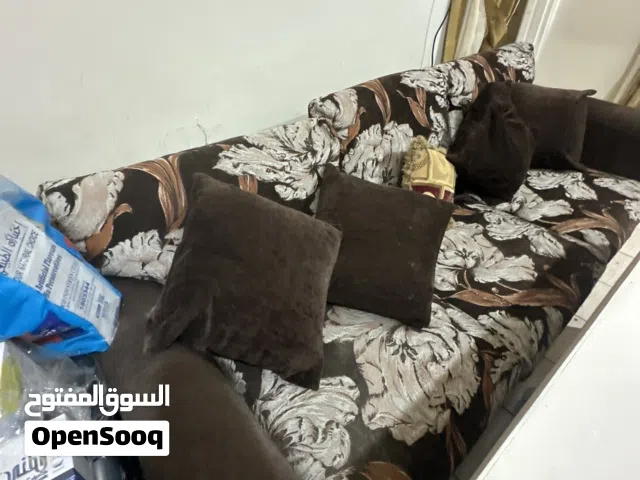 كنبه و سراحه مع كرسي ودولاب ارفف ودولاب ملابس كامل  سته سته واحد ثلاثه تسعه تسعه اثنين ثلاثه