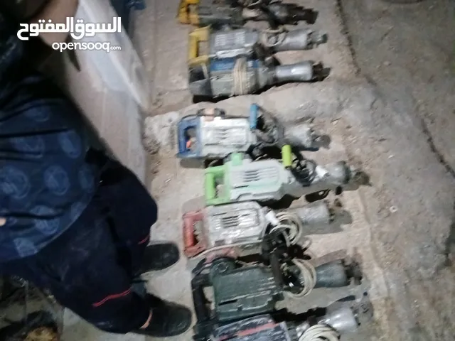 عدة محل تاجير عدد صناعية جديد ومستعمل للبيع بسعر مغري بسبب السفر قابل للتفاوض