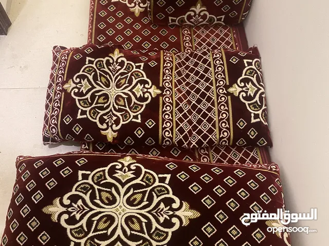 جلسه عربيه طقم فرشات عدد 8 مسنده عدد18 تكايه مربعه عدد 9 ديكور تكايه عدد 9