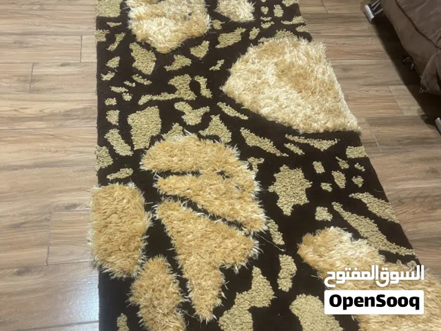 سجاد  بني شيك للبيع قابل للتفاوض