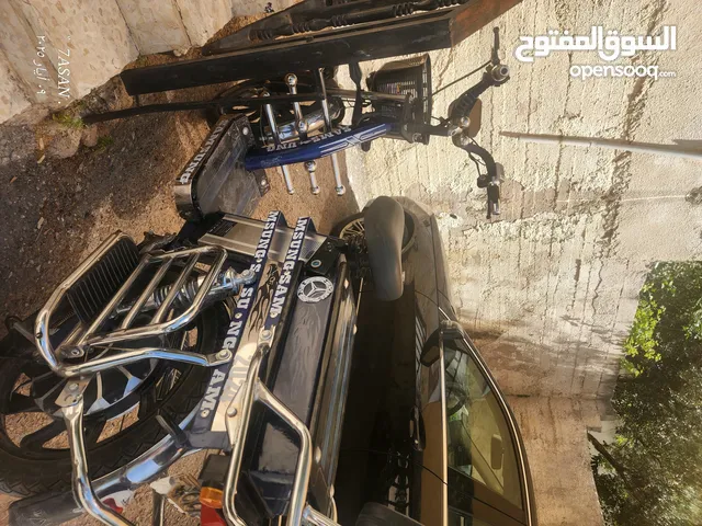 بطارية قوية تدوم لمسافات طويلة (_30 كم بالشحنة) سرعة تصل حتى _60__ كم/ساعة