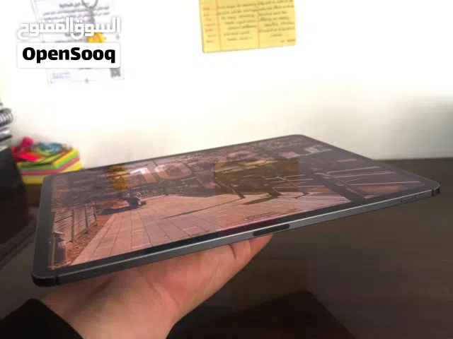ايباد برو 13 انش نظيف جدا استخدام شخصي وايفاي وبطاقه sim card  Ipad pro 2020 12.9 inches