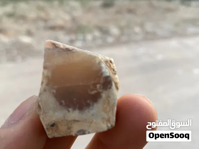 عقيق نقي  وجميل