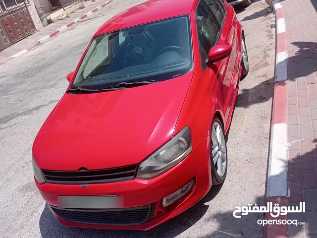 بولو 2011 خصوصي للبيع لون احمر