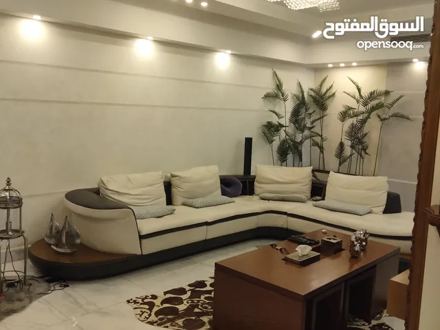 شقه فندقيه للايجار مفروش منطقة السكن الفاخر السياحية السادسه أمام مول العرب
