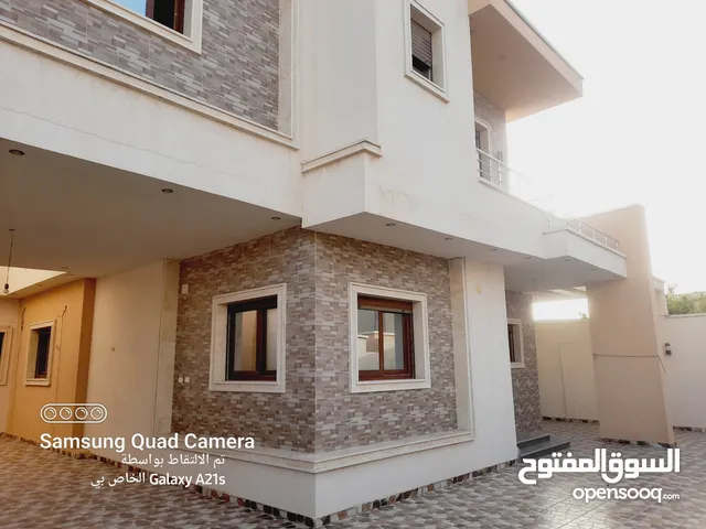290 m2 5 Bedrooms Villa for Sale in Tripoli Ain Zara