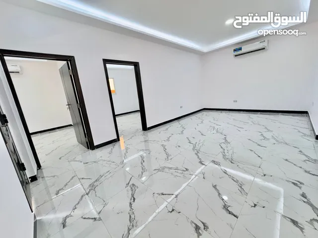 *شقة للايجار في أبوظبي مدينة الرياض*