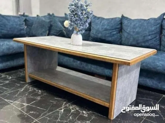 طاولة خشب مستطيلة