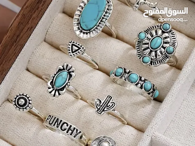 خواتم بأشكال نادره