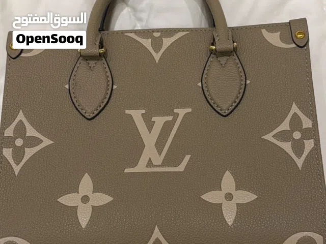 شنطه LV جديده نظيفة