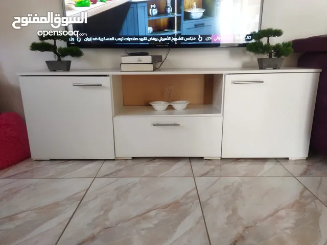 طاولة شاشة للبيع بسعر مغري جدددااا