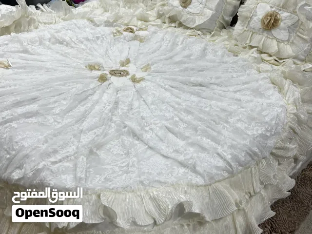 فرشة جرباية جديده مامستعملة مع تكيه + وجوه مخاد ، فرشة غير مستعملة نهائيًا - اقره الوصف جوه