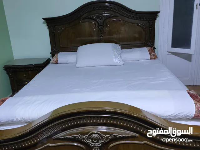 غرفه نوم مستعمله كلاسيك -متاحه فورا و تم التخفيض في السعر لسرعة البيع