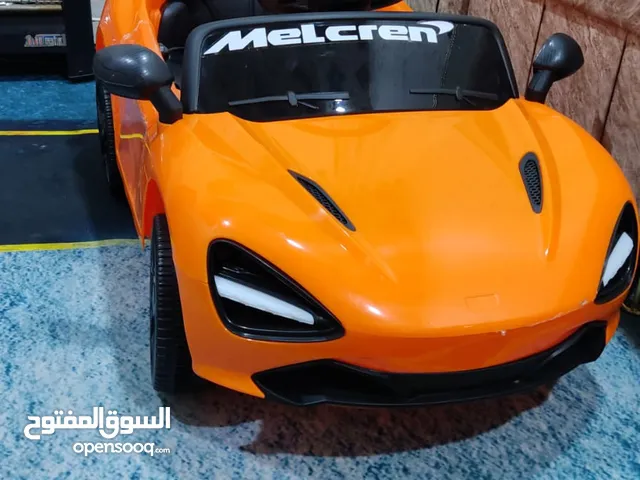 سيارة اطفال جديده ونضيفه جداً