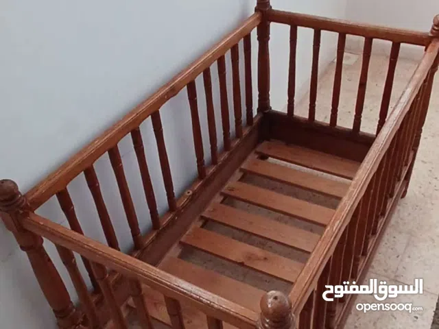 سرير اطفال للبيع