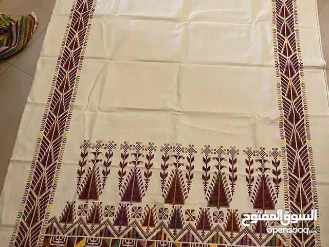 مراية تطريز مع اطار خشب