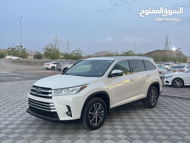 Used Toyota Highlander in Al Dakhiliya